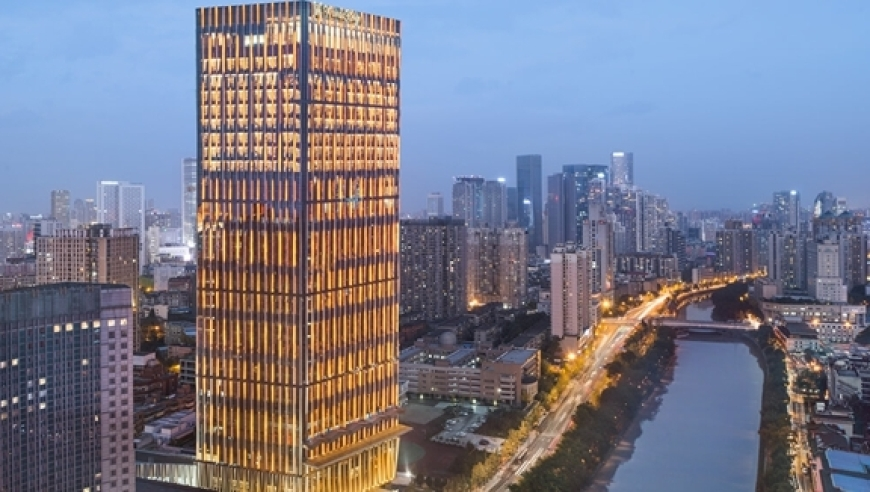 2025澳门历史开奖记录金光佛,当秀场穿搭照进现实,机构预测与落实方法揭秘_钻石版V6.97